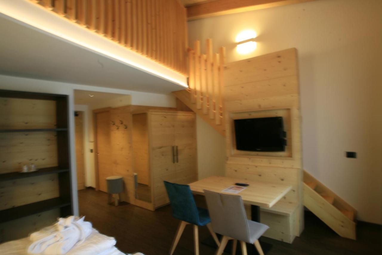 Alpen Hotel Vidi Madonna di Campiglio Exterior photo