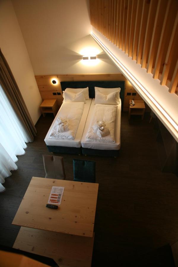 Alpen Hotel Vidi Madonna di Campiglio Exterior photo