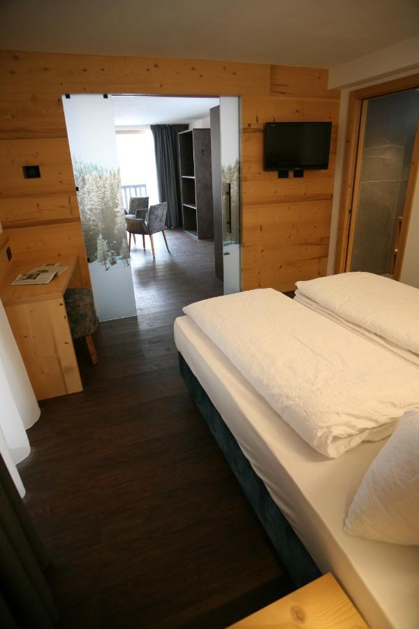 Alpen Hotel Vidi Madonna di Campiglio Exterior photo